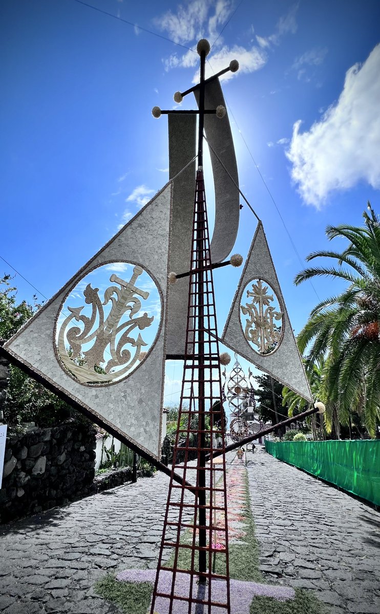 Festividad del Corpus Christi en el municipio de la #VilladeMazo..😍

#EncantoPalmero #LaPalma