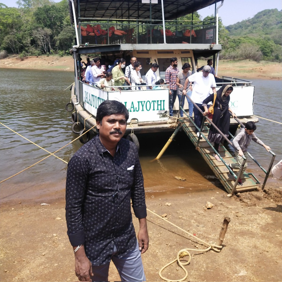 moin_deen's tweet image. #NewProfilePic