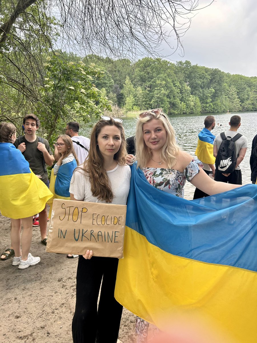 Der russische Angriff auf den Kachowka-Damm ist ein weiteres Kriegsverbrechen, ein Ökozid mit katastrophalen Folgen. Doch wo bleibt die Empörungswelle in 🇩🇪? Wir dürfen nicht zulassen, dass die Situation in 🇺🇦 zur neuen Normalität wird.👇 @VitscheBerlin