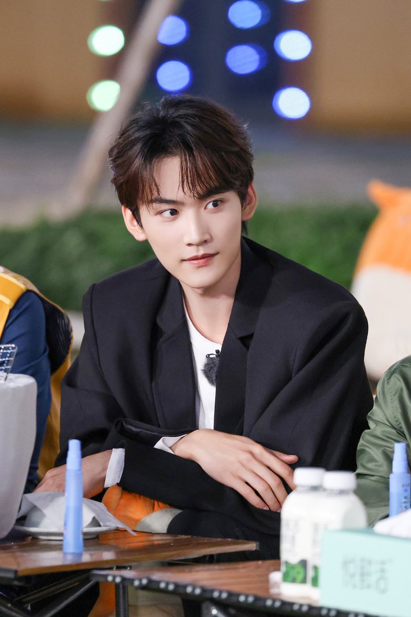 —— 🌌🚀👩🏻‍🚀  ——
『10.06.23』
嘉行新悦‘s weibo Update 

หากมีอุปสรรคเกิดขึ้นระหว่างเดินทาง สามารถเป็นโจวเคออวี่ได้ เริ่มจากแบบนี้ ค่อยแบบนั้น แล้วก็ทำแบบนี้ สุดท้ายก็ทำแบบนั้น ก็จะสามารถก้ามข้ามอุปสรรคได้แล้ว

#周柯宇 #โจวเคออวี่ #ZhouKeyu #INTO1ZhouKeyu #INTO1