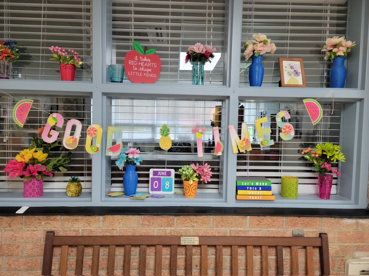 awsumeducator's tweet image. We&apos;re ready for our 5th Grade Promotion Ceremony. It&apos;s a bittersweet time for us...🥹