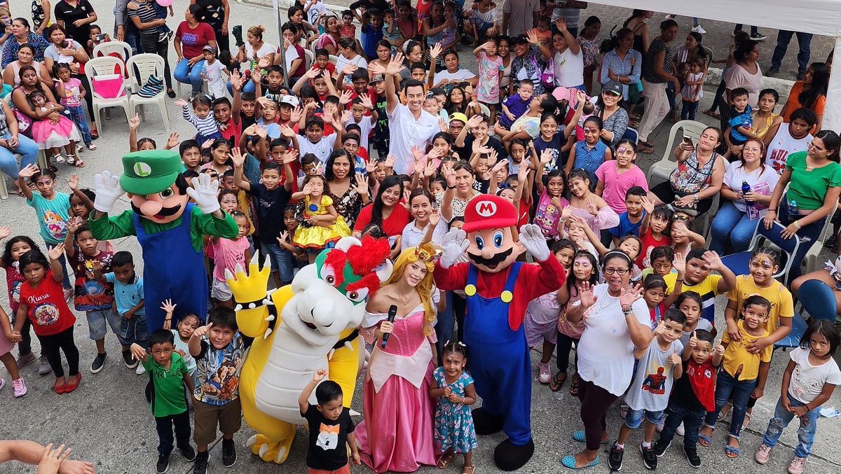 gadtarifa's tweet photo. Así se disfrutó el Gran Show Infantil con la presentación de Paquito el Policía, Mario Bros y sus Amigos, juegos, paseo en el Sambo Tren, caritas pintadas y concursos. 

Se logró agasajar a cientos de niños de la parroquia gracias a la gestión del presidente Ing. @johnny_yulan https://t.co/s3hfwNvvGk