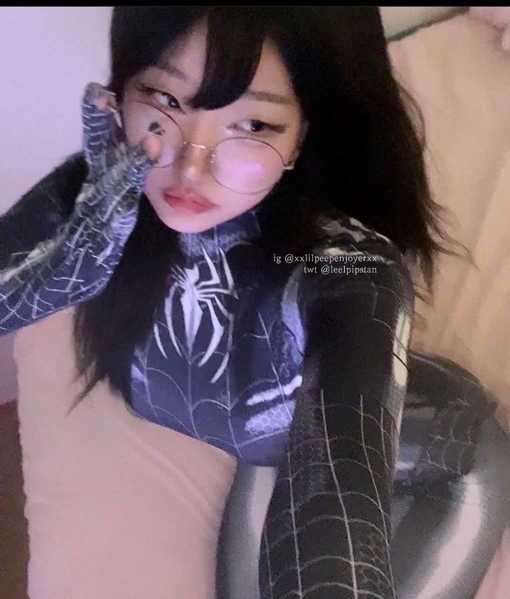 ~ Instagram
@/rikiki

              Who wanna try my Mj