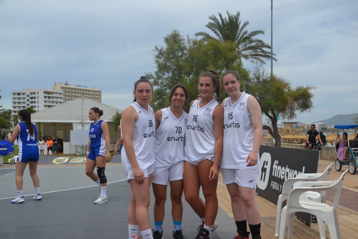 G76AlKasar's tweet photo. Sábado intenso para nuestras chicas en Mallorca, que tras su tercer partido en el día finalizan con una gran victoria ! 

Gran experiencia en este primer Campeonato de España u17 de 3x3‼️

 CB SAN BLAS (12-6) ❌
 UBL LA RIOJA (17-12)❌
 CTEIB 3 (15-9) ❌
 RIVAS (17-12) ✅ https://t.co/RBMRwAAAuY