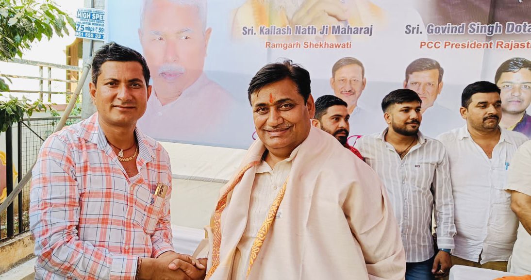 JaatJat's tweet photo. #Hyderabad
PCC राजस्थान के अध्यक्ष- श्री गोविंदसिंह जी डोटासरा का स्वागत सत्कार किया 💐💐 #Govindsingh_Dotasara https://t.co/azrOQ4tjS6