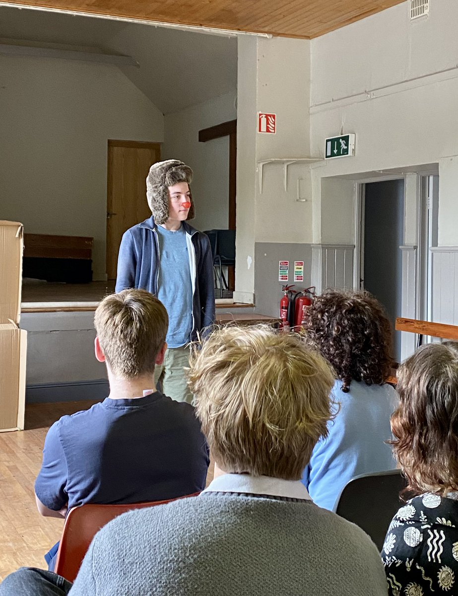 We had a lovely INTRODUCTION TO CLOWNING workshop with Ruth Lehane today @ St Patrick’s Hall #Dunshaughlin for #CruinniunanOg
Thanks to @meathcoco Arts Office for enabling us to offer this out as a FREE event to our members
#YouthTheatre #Meath