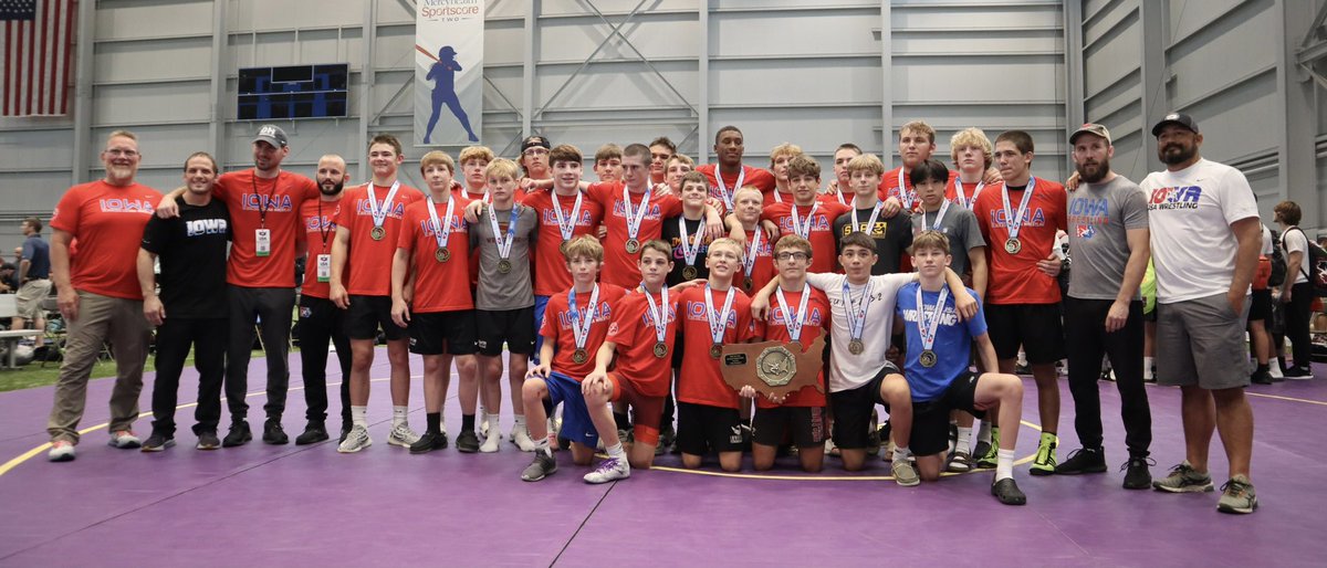 IAwrestle's tweet photo. Iowa = #ChampChamp https://t.co/yQiCPNEKGN