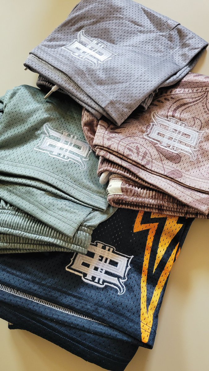 Pretiate you 🙏 <a href="/jhippie_/">𝕵𝕯</a> <a href="/fifty2hundred/">𝐅𝐈𝐅𝐓𝐘𝟐𝐇𝐔𝐍𝐃𝐑𝐄𝐃</a> 🌴 ⚡️ 🤟