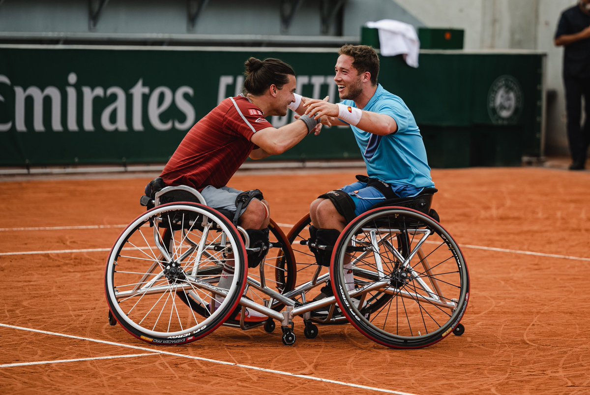 Doubles title #️⃣4️⃣ @rolandgarros with @alfiehewett6 🤝