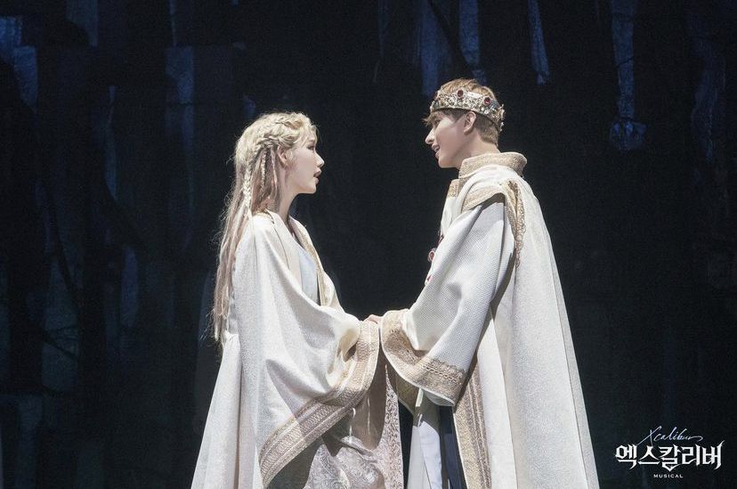 por poco me levante corriendo para irme a #𝑋ca𝚕ibur音楽のฅ̀ y no perderme de esta gran actuación 🤍 siento que me va a gustar #伝説の೫·𝑰zumᎥ, mucha suerte.

⠀⠀⠀⠀𐀔   ┈─⠀ ﹙#Chæᥣιᥒ ໋֢ ﹚  ᘘ