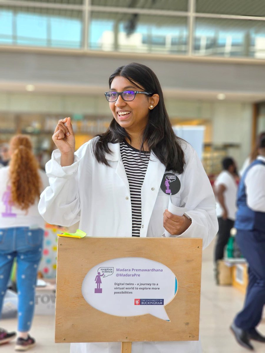 I had an amazing time talking about #DigitalTwins and how to achieve #netzero @SoapboxScience event in Milton Keynes. Thanks @SoapboxSciMK for this great experience! @UB_Computing @UniOfBuckingham