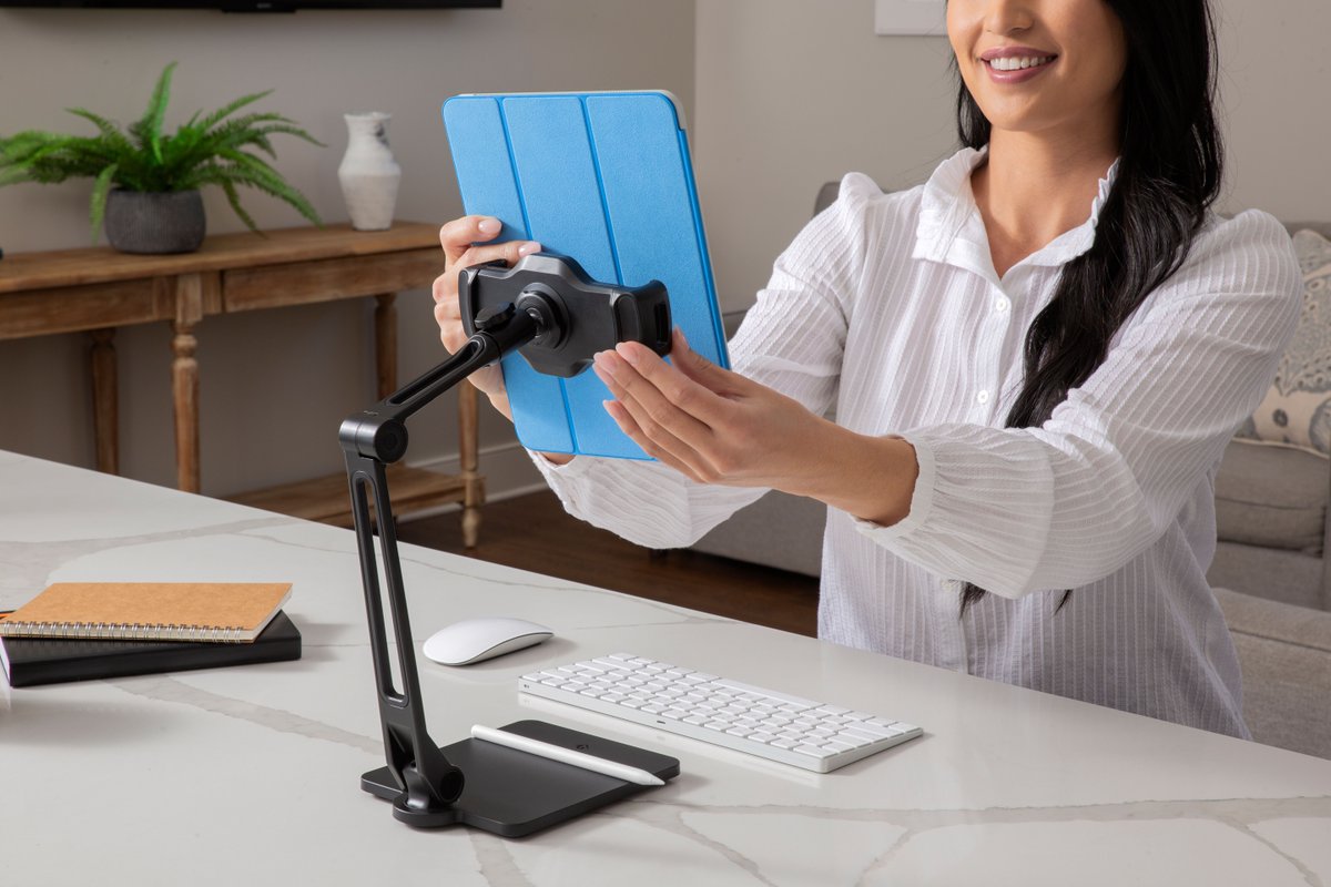 twelvesouth's tweet photo. Take your iPad from back stage to center stage with #HoverBarDuo! "It’s just the sort of thing to help make an iPad... a desktop replacement. Just add a keyboard and trackpad or mouse and fire up #CenterStage." @cultofmac  https://t.co/cyI3q4gVZ8 https://t.co/Rh1w3a7aCj