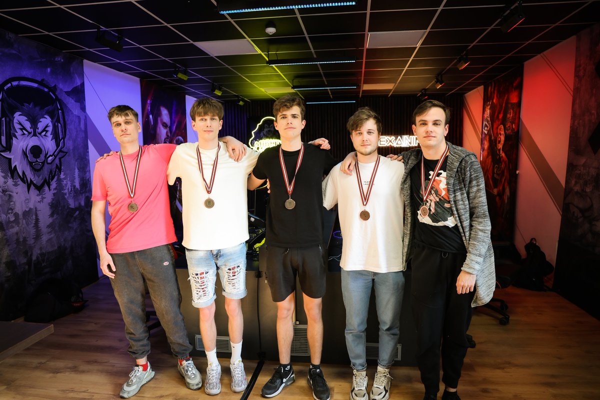 slokkerR's tweet image. happy to close the CS:GO chapter with the boys🫡 was fun
@luccs_hs @CagXDD @pr0chas @streakncs cya cs2:)