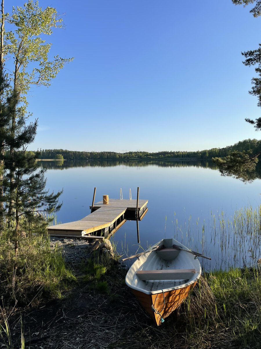 Vähissä ovat tänä vuonna olleet ”ne hyvät mökkipäivät”.

Tänään oli yksi sellainen👍
#mökki