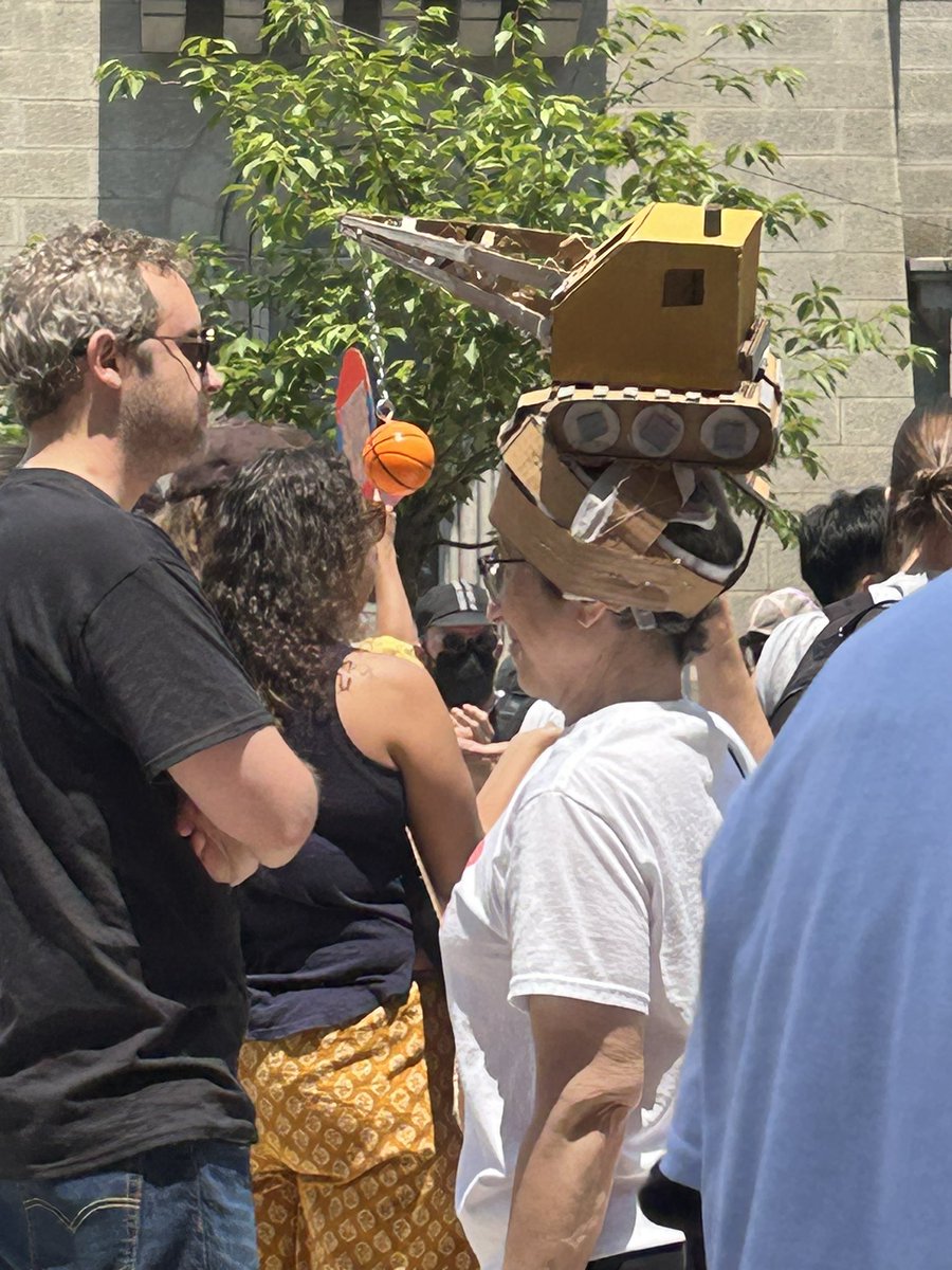 Jessica Clark tweet media