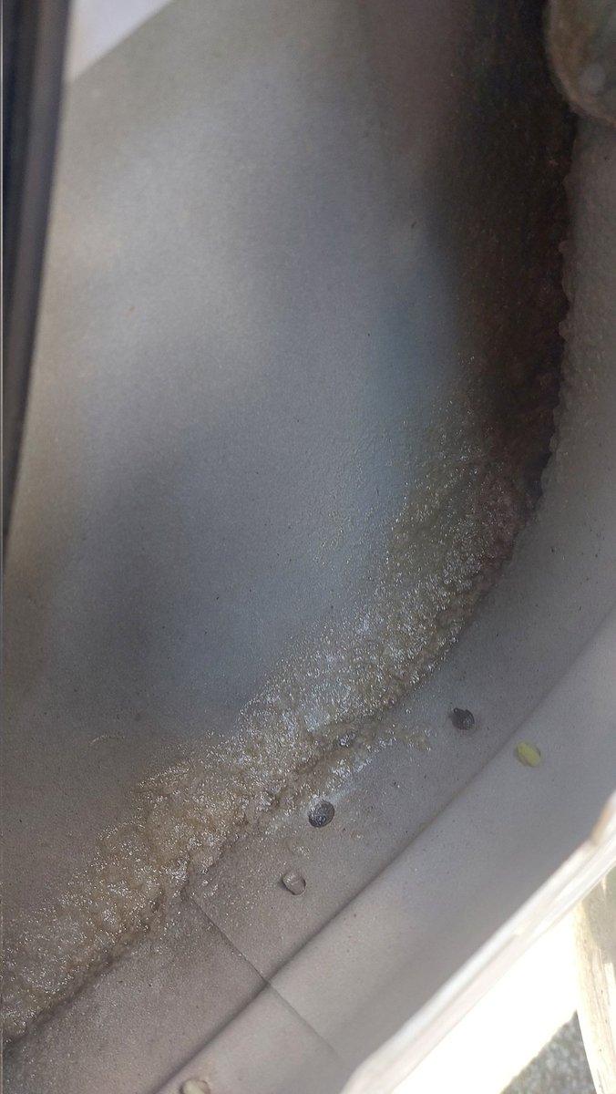 bushcrafter79's tweet photo. Got a confession
I really didn't want to drill holes in my doors.
Instead I removed all the door panels and rust proofed inside the door by hand.
Ya, forgot to plug the speaker in the first one, and had to pull it open and repeat
#diy
#Rustproofing
#NoStealership https://t.co/30yWCaqj1E