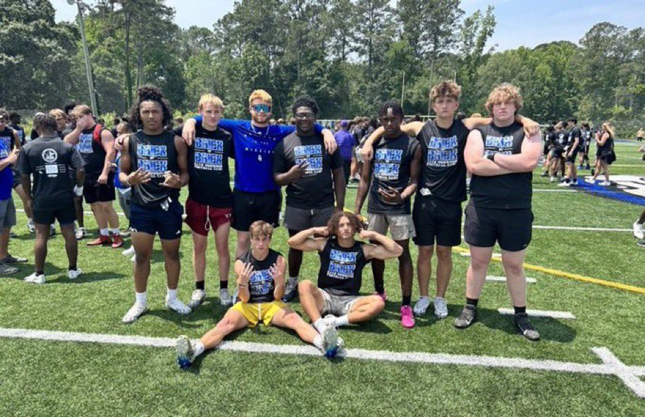 Had a great time at the Shorter camp with the guys. <a href="/ZacharyWiggin18/">Zachary Wiggins</a> was the only guy to catch a ball on me. Overall had a great time proud of everyone who came out. #rtl #nwo @WHSfootball00 <a href="/Shorter_FB/">Shorter Hawks Football</a> <a href="/Coach_Cam_Adams/">Cam Adams</a> <a href="/CoachRowe9/">Coach Trey Rowe, M. Ed.</a> <a href="/CoachLDarby/">Coach Darby</a> <a href="/coachmorrison58/">Zach Morrison</a>