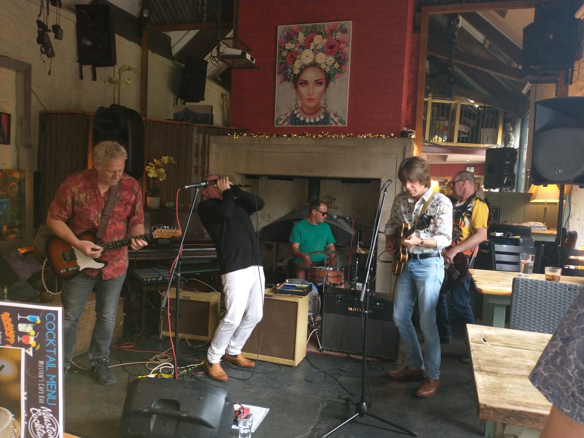 Been to a great afternoon gig at Mustons in #Shaftesbury by Billy Boy Miskimmin and his band, inc Detroit  Idan, both from the Yardbirds #TrendyShaftesbury