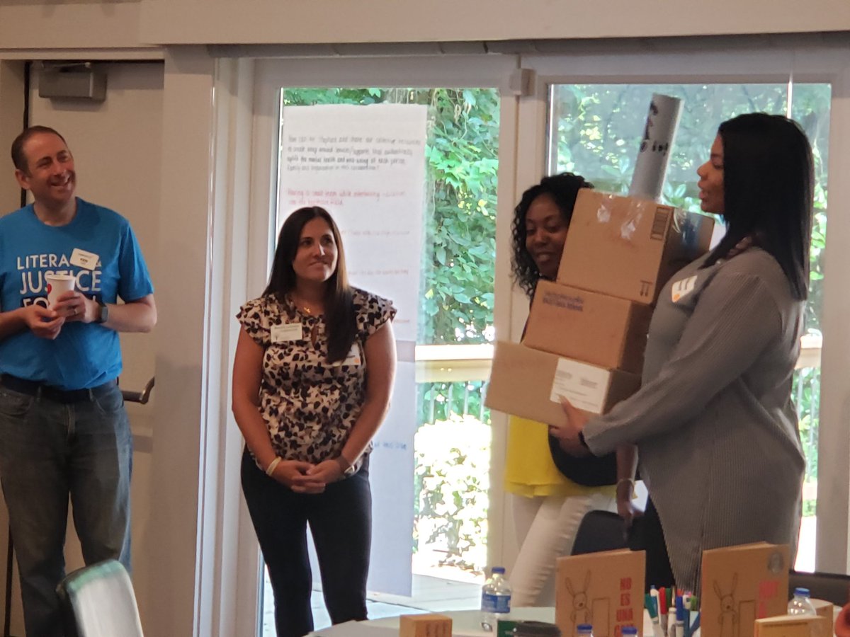 DrNikPhilmon's tweet image. We love getting outside the box with our partners to move the needle on literacy in @MariettaCitySch!!! @mcs_partners @MCS_EarlyLearn @MCS_OAA @L4LMetroAtlanta @kenzeff @Justin_LJFA @DrLeeJames