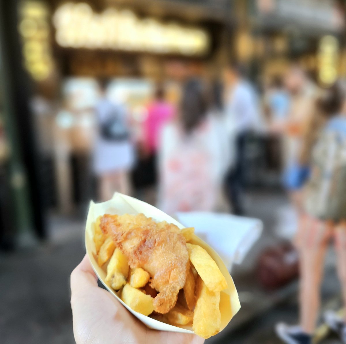 Laurence & Jessica - Finding the Universe (@lozula) on Twitter photo Oysters, crumble, fish and chips & dragons! Just some of the food we tried & sights we saw on our <a href="/devourtours/">Devour Tours</a> food tour in London this morning! Oysters, crumble, fish and chips & dragons! Just some of the food we tried & sights we saw on our <a href="/devourtours/">Devour Tours</a> food tour in London this morning!