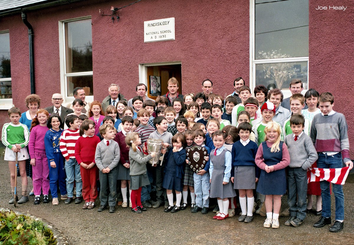JTPHealy's tweet photo. There was great excitement around the lower harbour area when the late great Teddy McCarthy brought the Liam McCarthy cup to Shanbally, Ringaskiddy and Monkstown National Schools in the days following Cork's All-Ireland double win in 1990.
#Cork #Ireland #GAA https://t.co/2O0sQoL6r4