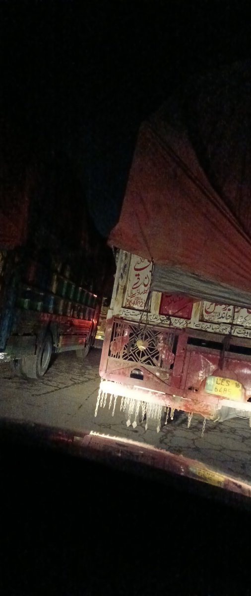 SyedHassanTalal's tweet image. Courtesy of #TehreekLabbaikPakistan ... 
#GTRoad near Muridekay blocked !