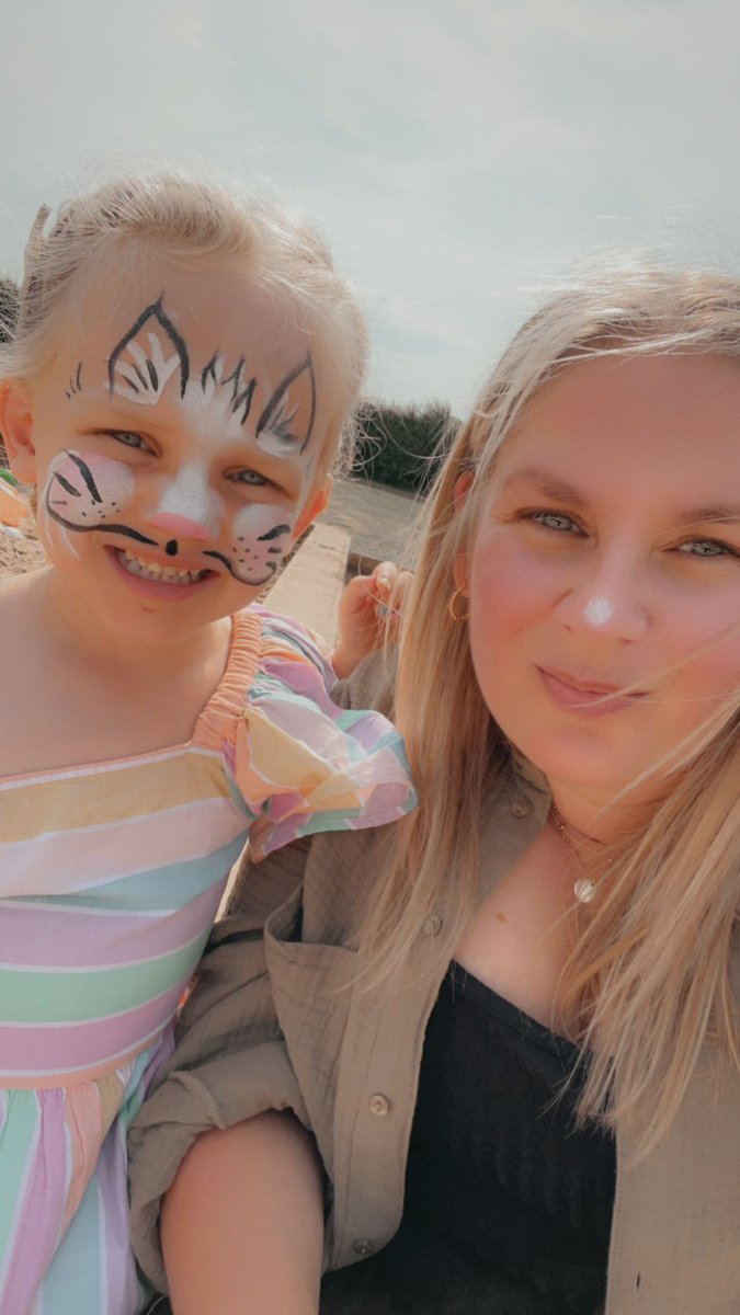 KerryBull1's tweet photo. Of course she wants nose kisses 🤦🏼♀️💗😂 #auntytime https://t.co/jfym37BBe7