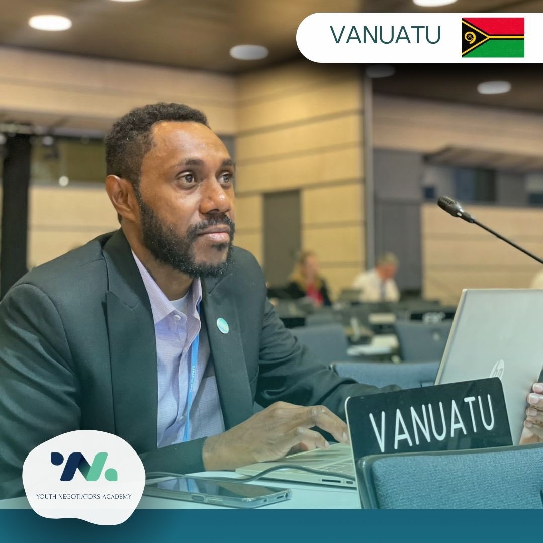 🇻🇺 Introducing John Ruben, one of our Young Negotiators representing Vanuatu as a national delegate at the SB58, UN Climate Conference (<a href="/UNFCCC/">UN Climate Change</a>)

John focuses on Science&amp;Research.

⬇️↔️