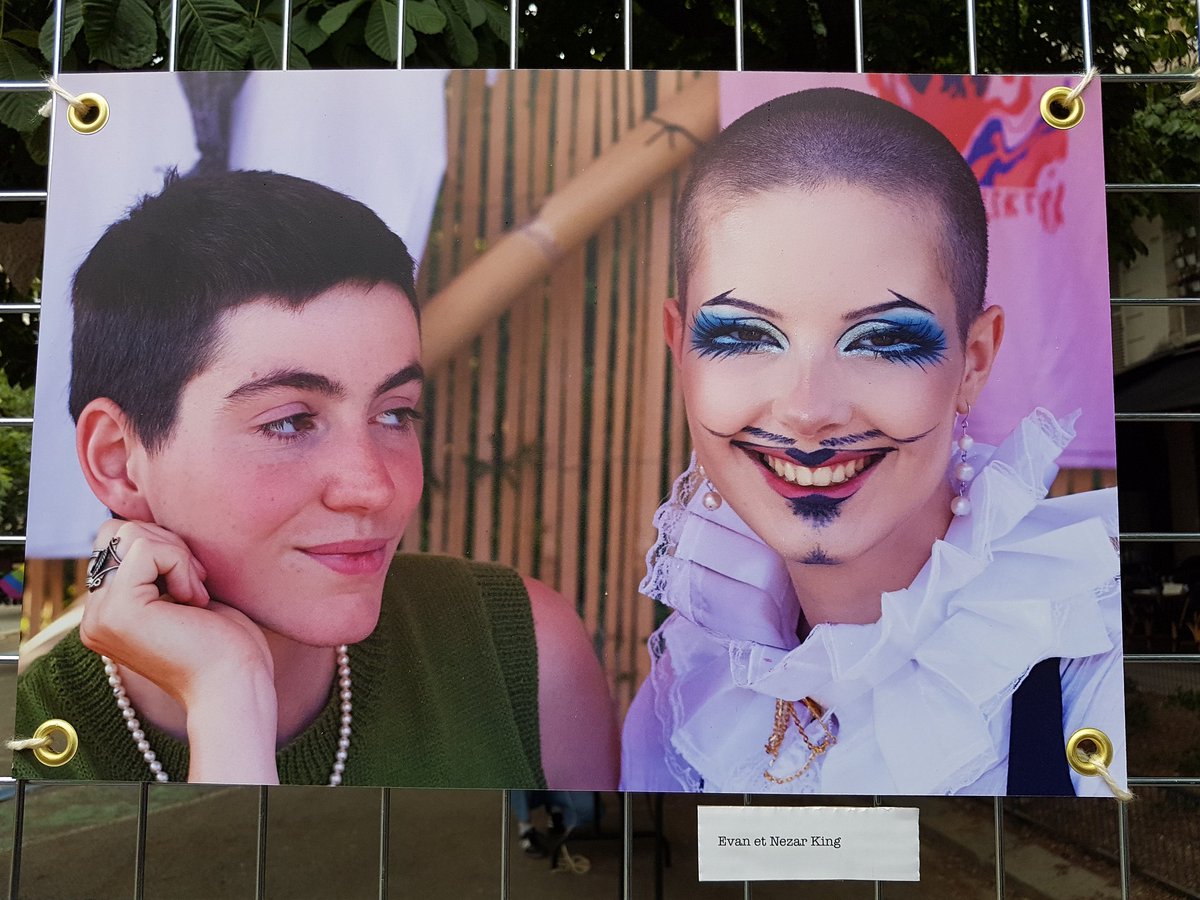 pbloche's tweet photo. À #Paris11, c'est le #MoisdesFiertés et une belle visibilité offerte aux associations #LGBTQI dans l'espace public. Merci pour leur présence à @EQUIVOX, @SOShomophobie, @apgl1, @MAGjeunesLGBT, @AssoContactFR, @LesGaisMusette, Cirque Fier.e.s et à Clément Rouyer pour ses photos. https://t.co/deVhlF0nZb