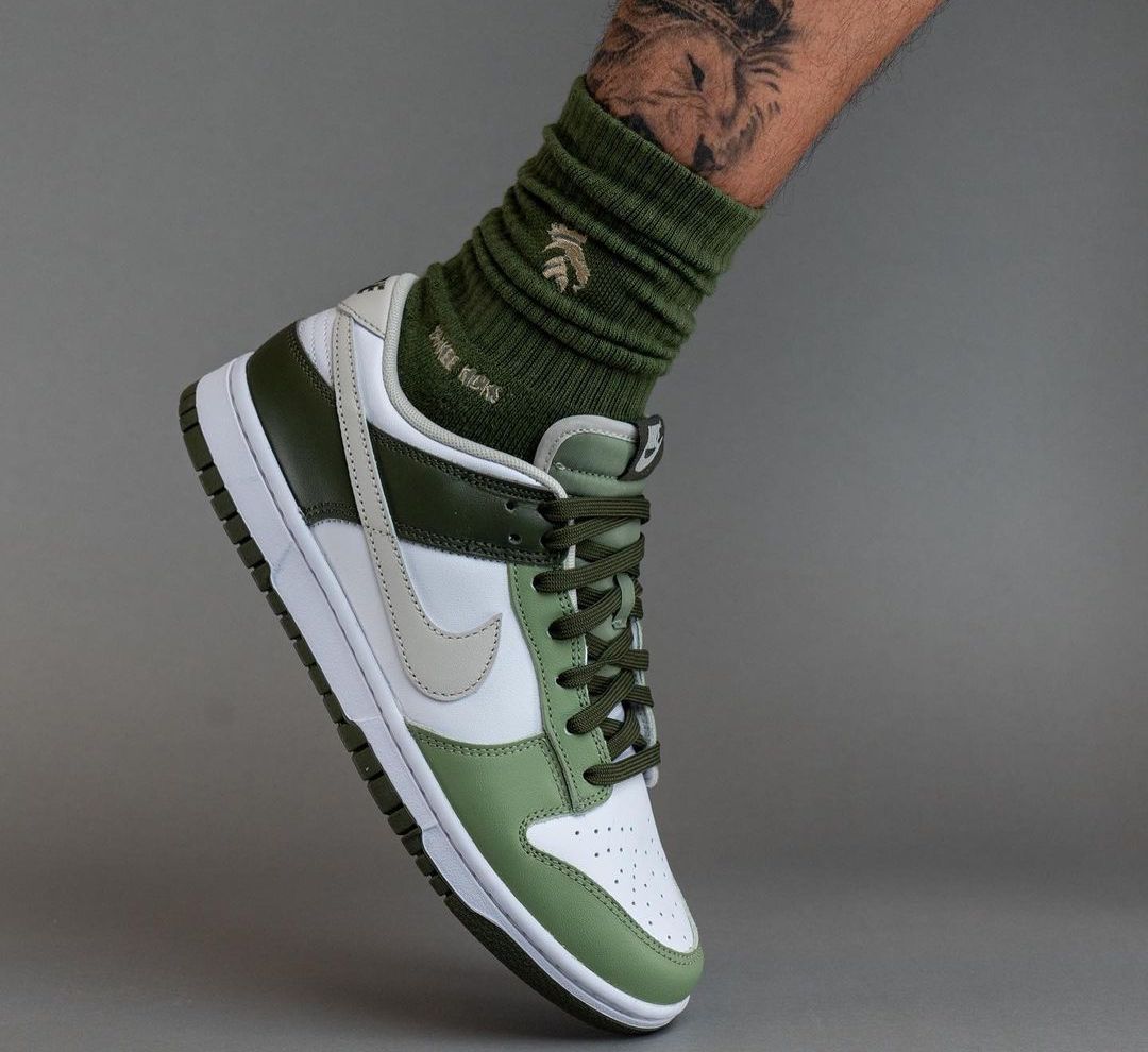 JustFreshKicks's tweet photo. Nike Dunk Low "Mixed Olive" Releasing This Year 🫒 https://t.co/QGIdnwLlMf https://t.co/k8pjZlcKFL