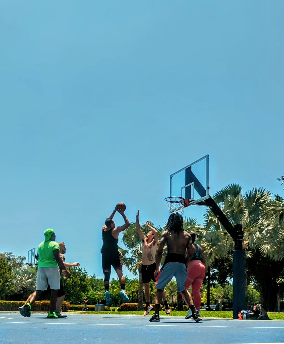 TylerMoroles's tweet photo. Back at it 🏀 #RustBuckets #ballislife https://t.co/dx638QDLHB