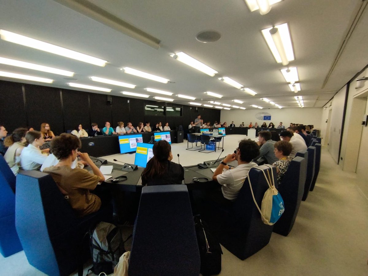 Delphine Colard tweet media