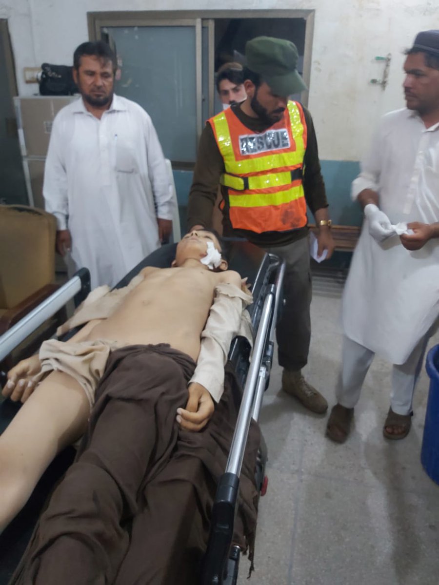 KPRescue1122's tweet photo. ریسکیو1122 خیبر پختونخوا / آندھی و بارش امدادی سرگرمیاں

ریسکیو1122 خیبر پختونخوا کے تمام سٹیشنز الرٹ ہیں، ڈاکٹر خطیر احمد ڈائریکٹر جنرل ریسکیو1122

آندھی اور طوفان کے باعث جانبحق افراد کی تعداد 20 ہوگئی

بنوں 12, لکی مروت 3 اور کرک 4, ڈی آئی خان  1 افراد جانبحق ہوئے https://t.co/NXFq5FAE4s