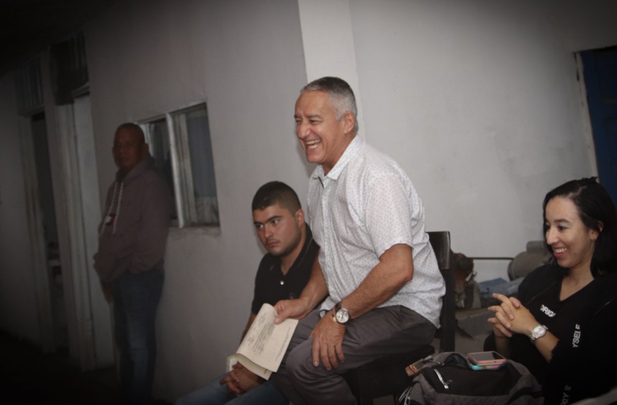 BenjaminAgrado's tweet photo. En la unión esta la fuerza es nuestra mayor premisa  ❤🔝 las comunidades cuando se unen logran grandes metas, por ello me entusiasma mucho poder aportar y trabajar unidos con la comunidad de san carlos para mejorar su calidad de vida. Juntos lo vamos a lograr.💛🤍💜 https://t.co/U42ZYCWOqC
