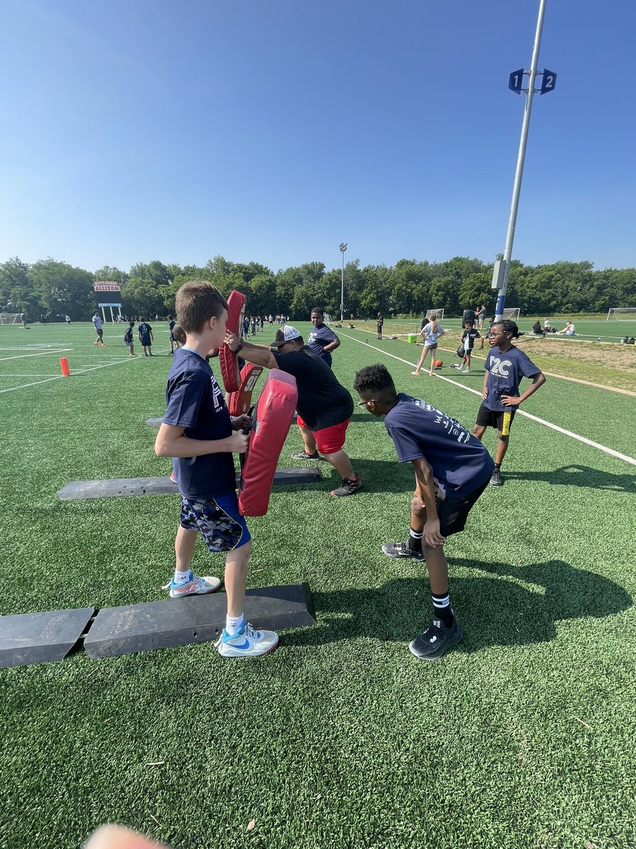 DREAM_ORG's tweet photo. Great work campers!!
#F2C2023 #basketballfootballcamp #stevewarren #anthonytolliver https://t.co/q4tHLUFFoQ
