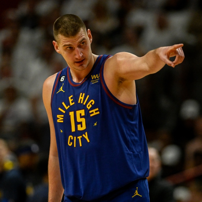 LegionHoops's tweet photo. Jamal Crawford on Nikola Jokic:

“He’s so good, he’s not even playing against the Miami Heat players. He’s playing against Spoelstra.”

(via @NBATV) https://t.co/xtnLitw9Xk