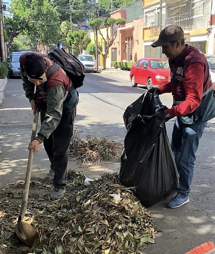 ¡Tu participación hace la diferencia! 👨‍👧✨

Súmate al #SábadoDeTequio con el equipo de Participación Ciudadana de la #SIBISO.

Así, cuidamos y mantenemos nuestras calles, parques y espacios públicos para el disfrute de todas y todos.🛝🏃🌳

#BienestarSocial
#SeguridadEnTuColonia