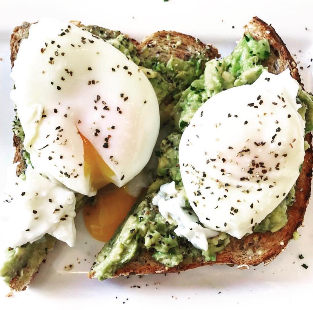 BlueBirdCafeTh's tweet image. Rise and shine! 🌞 Start your day off right with a delightful breakfast at #BLUEBIRDCafeThornton. Our Avocado Toast topped with fresh smashed avocado and perfectly poached eggs is the ultimate morning treat! 🥑🍳 #BreakfastGoals #DeliciousStart