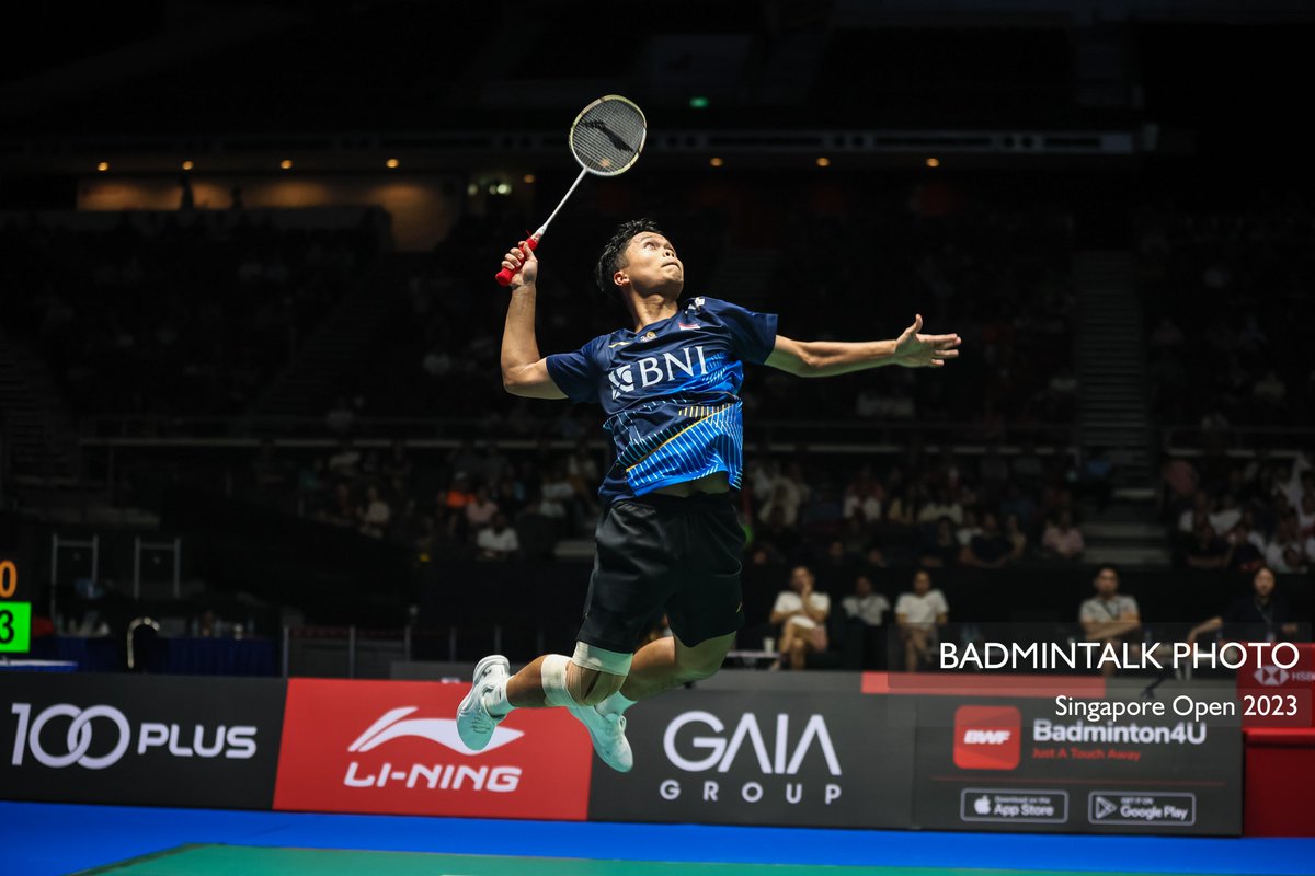 BadmintonTalk's tweet photo. Ginting jump smash mode: ON!

#BadmintalkPhoto #SingaporeOpen2023 #SBO2023 https://t.co/wosXPLY1xK