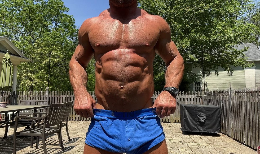 𝐇𝐎𝐓 𝐇𝐎𝐑𝐍𝐘 𝐆𝐔𝐘𝐒 on Twitter: "RT @hard8inxhes: Get you some"