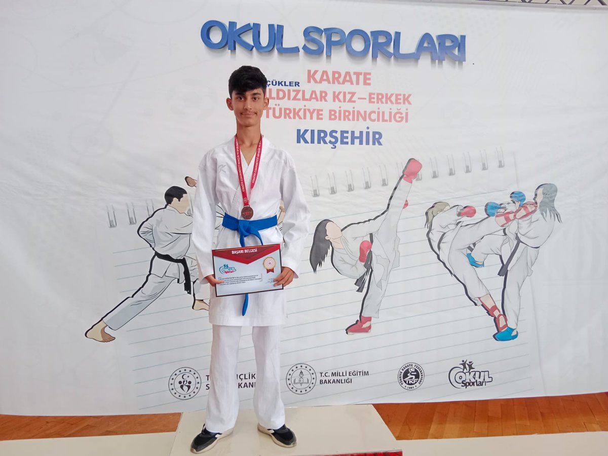 TOBB_CYO's tweet photo. Kırşehir'de yapılan Okul sporları karate Türkiye  birinciliği müsabakalarında okulumuz öğrencilerinden Ömer Faruk GÜVEN Türkiye 3ncüsü olmuştur 🥉 tebrik ederiz. @bingolmem @kadriengin @yusuf_tokus @yusuf_tokus https://t.co/oxSsShJCSl