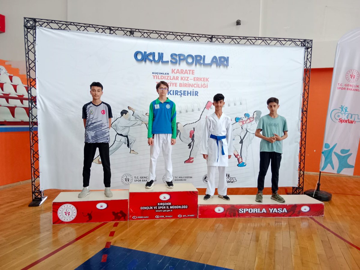 TOBB_CYO's tweet photo. Kırşehir'de yapılan Okul sporları karate Türkiye  birinciliği müsabakalarında okulumuz öğrencilerinden Ömer Faruk GÜVEN Türkiye 3ncüsü olmuştur 🥉 tebrik ederiz. @bingolmem @kadriengin @yusuf_tokus @yusuf_tokus https://t.co/oxSsShJCSl