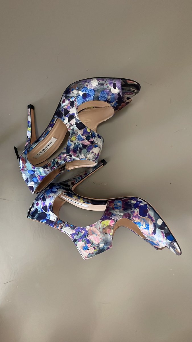 Met weemoed door de spullen bij de garagesale <a href="/mgmtdgdntnd/">mugmetdegoudentand</a> en wat meegenomen dat 
“later nog wel eens van pas zou kunnen komen” mugmetdegoudentand.nl/nieuws/mug-gar…