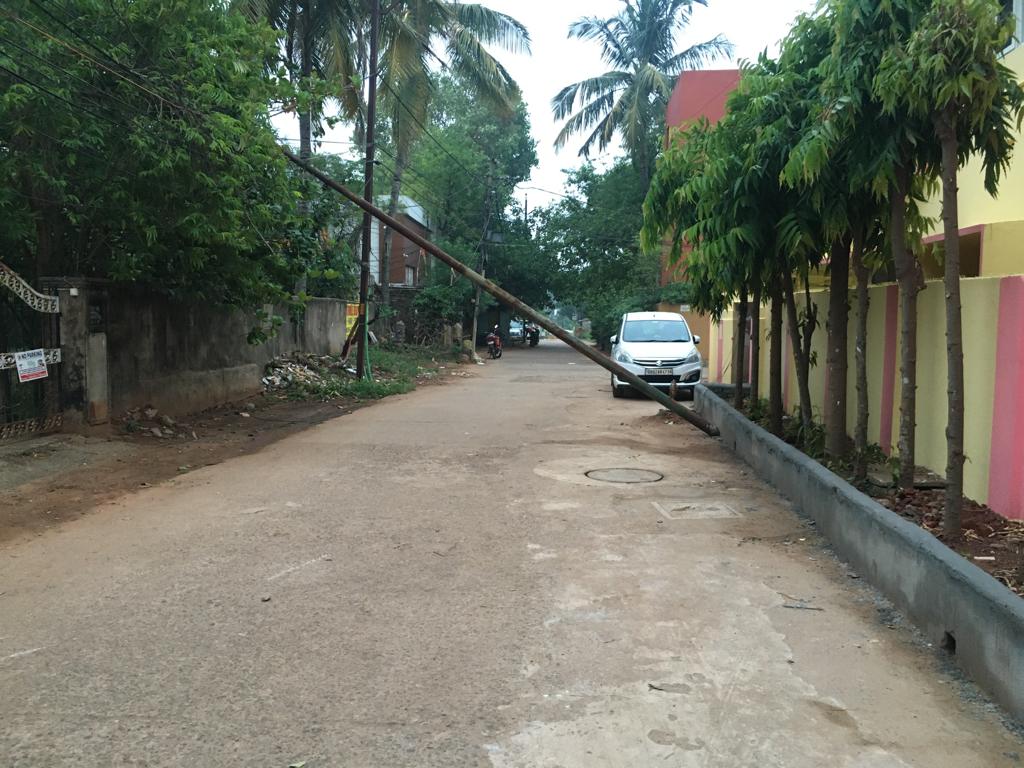 beuria_rakesh's tweet photo. @bmcbbsr @CMO_Odisha @HUDDeptOdisha What about this sir?? Already 3 days gone..At BJB Nagar, Bhubaneswar https://t.co/ppxtxTfdJ6