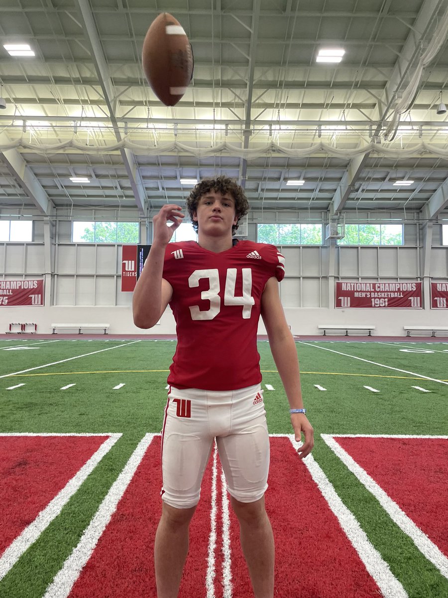 I’m blessed to say I have received my first official offer from <a href="/WittFootball/">Wittenberg Football</a>.
Thank you coaches <a href="/JimCollins_FB/">Jim Collins</a> <a href="/rocanthony_/">Rocky Zingale</a>