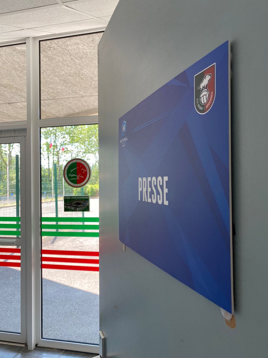_CSSA's tweet image. 𝗛-𝟭 𝗮𝘃𝗮𝗻𝘁 𝗹’𝗶𝗻𝘁𝗲𝗿𝘃𝗲𝗻𝘁𝗶𝗼𝗻 𝗱𝘂 𝗽𝗿𝗲́𝘀𝗶𝗱𝗲𝗻𝘁 𝗠𝗮𝗿𝗰 𝗗𝘂𝗯𝗼𝗶𝘀 𝗮𝘂𝗽𝗿𝗲̀𝘀 𝗱𝗲𝘀 𝘀𝘂𝗽𝗽𝗼𝗿𝘁𝗲𝗿𝘀 

Rendez-vous à 17h00 dans la salle de presse du stade Louis Dugauguez ! 🟢🔴
