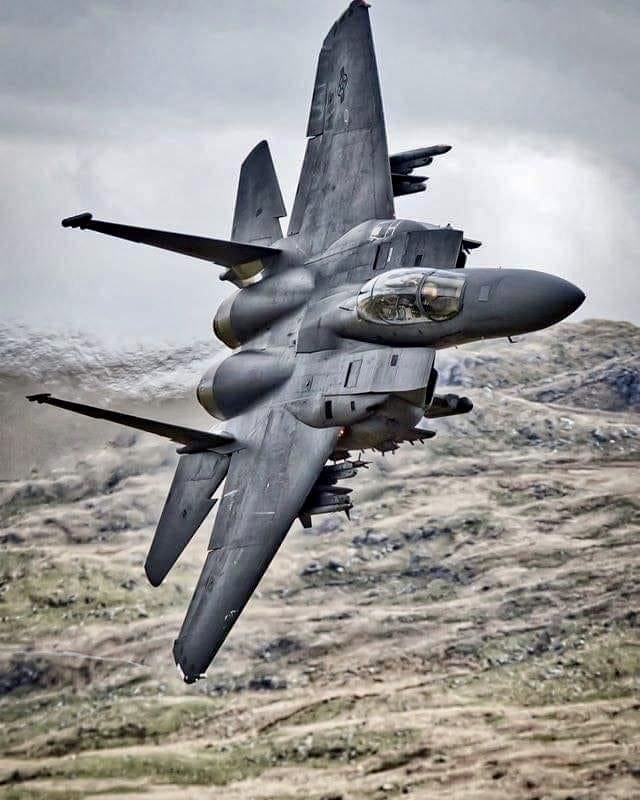 F-15 Strike Eagle coming in fast!
#F15 #F15StrikeEagle #fighterjet #aviation #aviationlovers #Military #airforce #USAF #flying #aircraft #speed