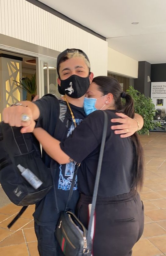 Nuestro primer abrazo🤍