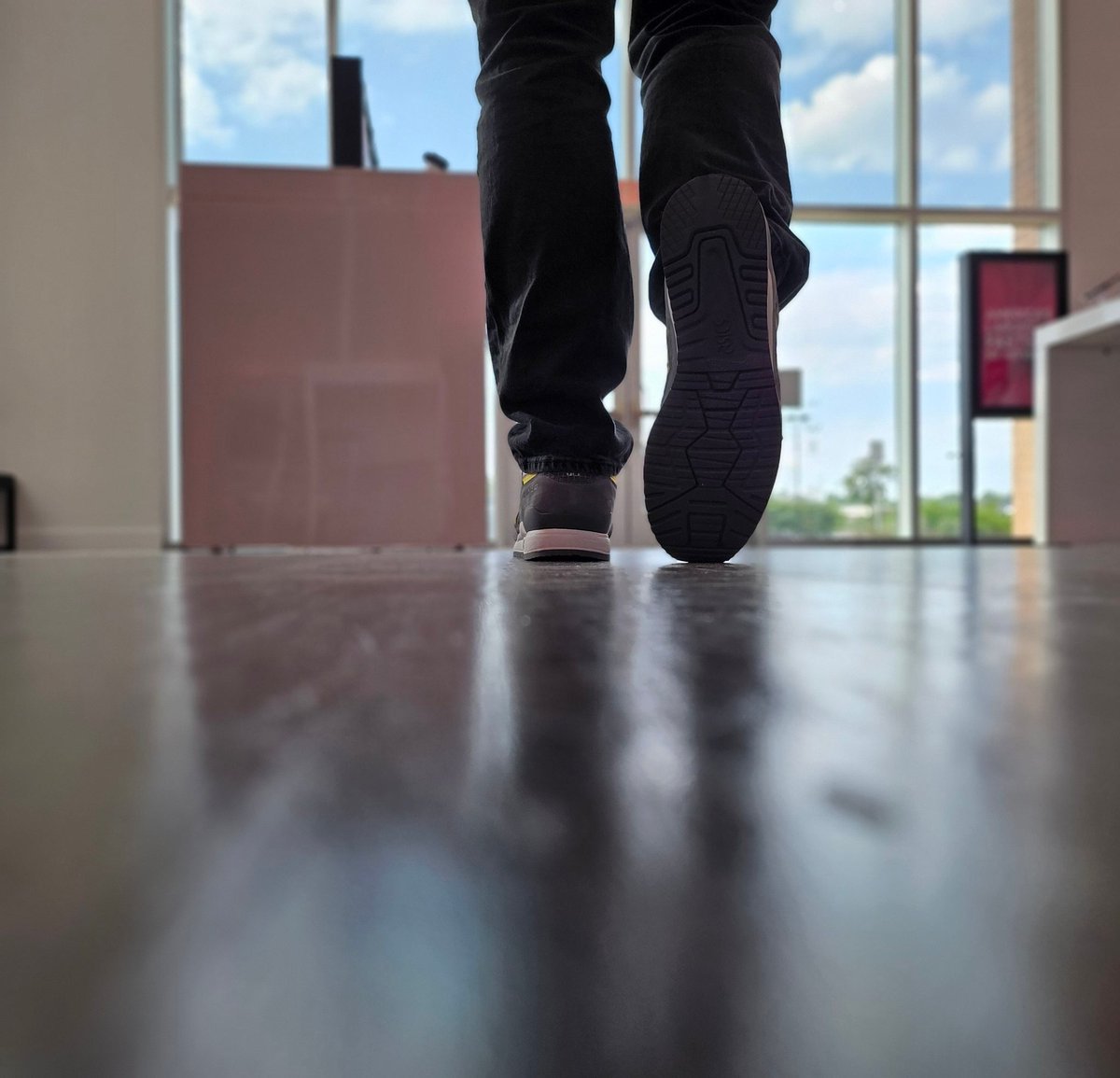 bdobsSnkrTwetr's tweet photo. My last day as a 🐏 . Can't wait to start this new journey. As it is my last day, I decided to unds some heat. @ASICSamerica X @RonnieFieg gel lyte 3 super yellow. Got lucky to hit each on these. If you are an ASICS fan and don't have a "super" get one they are all fantastic. https://t.co/TYOegmzMsl