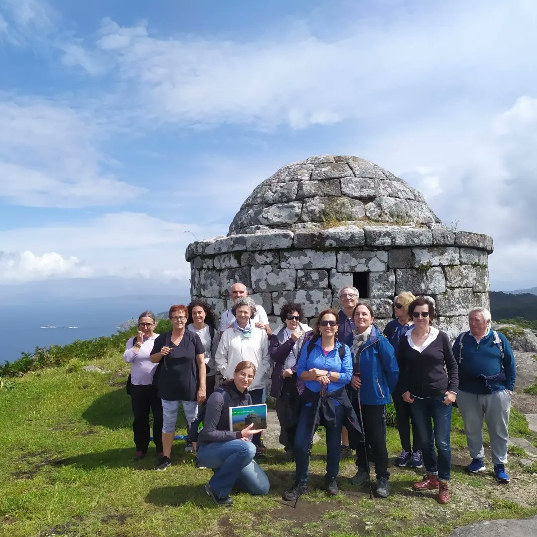 ailladosratos's tweet photo. 🐭 (GAL) Día perfecto para facer a ruta "O Facho, gardián milenario" cun grupo divertido, participativo e xeneroso.
#ailladosratos #ofacho #coñecendocangas #historiasdomorrazo
Conservas Lago Paganini
C.V. Wapiti
Spa Bienestar Moaña
Dental Forte
https://t.co/0m3tJ35bq7 https://t.co/ztgxcQUG89